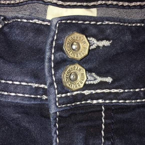 Hydraulic Shorts( Lola Curvy ) - Picture 4 of 4